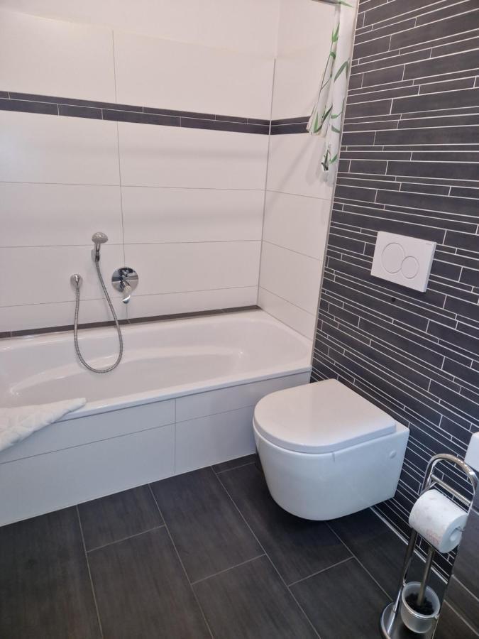 Hochwertige 85Qm-Wohnung In Wuppertal-Vohwinkel Bagian luar foto